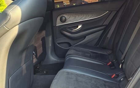 Mercedes-Benz E-Класс, 2019 год, 3 900 000 рублей, 6 фотография