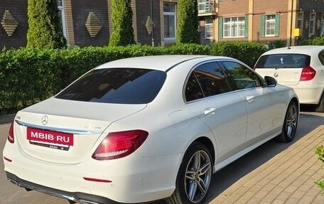 Mercedes-Benz E-Класс, 2019 год, 3 900 000 рублей, 4 фотография