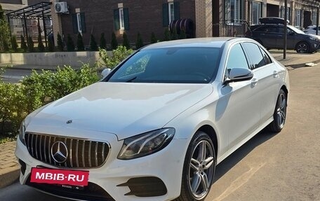 Mercedes-Benz E-Класс, 2019 год, 3 900 000 рублей, 2 фотография