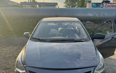 Hyundai Solaris II рестайлинг, 2015 год, 570 000 рублей, 3 фотография