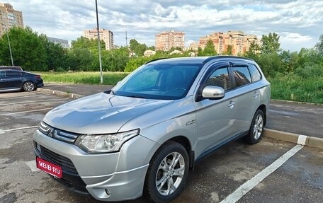 Mitsubishi Outlander III рестайлинг 3, 2013 год, 1 400 000 рублей, 1 фотография