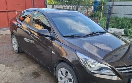 Hyundai Solaris II рестайлинг, 2015 год, 790 000 рублей, 2 фотография