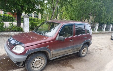 Chevrolet Niva I рестайлинг, 2004 год, 210 000 рублей, 2 фотография