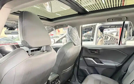 Toyota RAV4, 2026 год, 3 700 000 рублей, 10 фотография