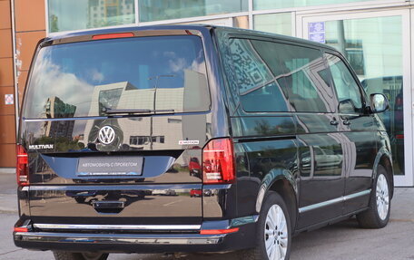 Volkswagen Multivan T6 рестайлинг, 2022 год, 6 350 000 рублей, 8 фотография