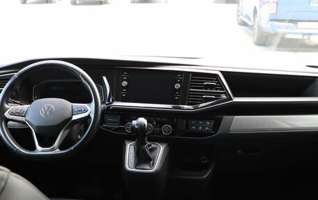 Volkswagen Multivan T6 рестайлинг, 2022 год, 6 350 000 рублей, 11 фотография