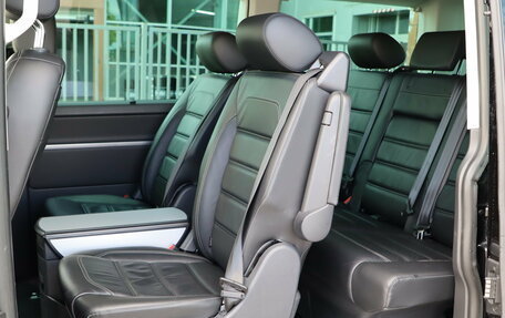 Volkswagen Multivan T6 рестайлинг, 2022 год, 6 350 000 рублей, 16 фотография