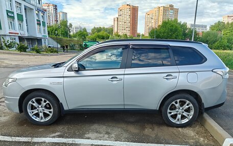 Mitsubishi Outlander III рестайлинг 3, 2013 год, 1 400 000 рублей, 4 фотография