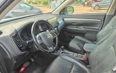 Mitsubishi Outlander III рестайлинг 3, 2013 год, 1 400 000 рублей, 5 фотография