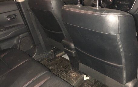 Mitsubishi Outlander III рестайлинг 3, 2014 год, 1 550 000 рублей, 3 фотография