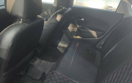 Volkswagen Polo VI (EU Market), 2012 год, 375 000 рублей, 2 фотография