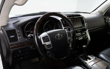 Toyota Land Cruiser 200, 2013 год, 4 599 000 рублей, 10 фотография