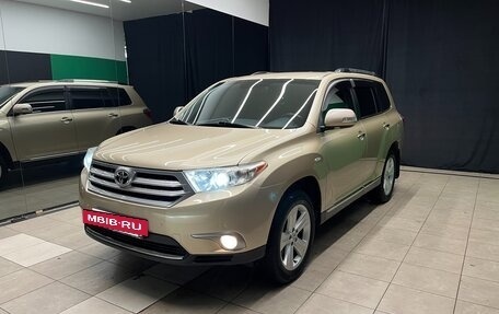Toyota Highlander III, 2011 год, 1 950 000 рублей, 3 фотография