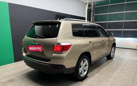 Toyota Highlander III, 2011 год, 1 950 000 рублей, 6 фотография