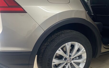 Volkswagen Tiguan II, 2017 год, 1 999 000 рублей, 6 фотография