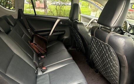Toyota RAV4, 2018 год, 2 950 000 рублей, 10 фотография