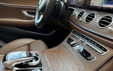 Mercedes-Benz E-Класс, 2018 год, 2 255 000 рублей, 20 фотография