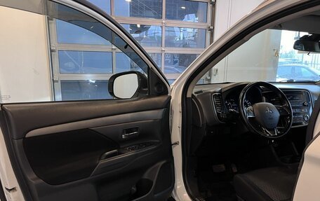Mitsubishi Outlander III рестайлинг 3, 2015 год, 1 720 000 рублей, 18 фотография