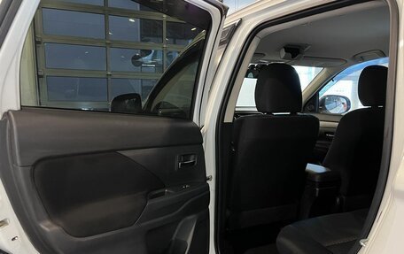 Mitsubishi Outlander III рестайлинг 3, 2015 год, 1 720 000 рублей, 22 фотография