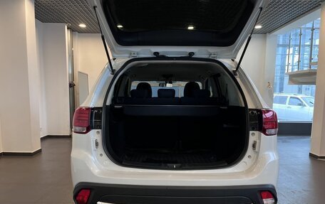 Mitsubishi Outlander III рестайлинг 3, 2015 год, 1 720 000 рублей, 33 фотография