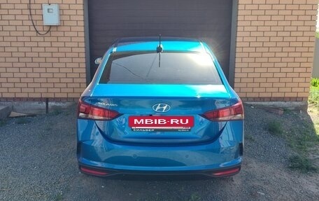 Hyundai Solaris II рестайлинг, 2021 год, 1 800 000 рублей, 2 фотография