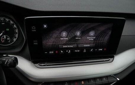 Skoda Octavia IV, 2022 год, 2 300 888 рублей, 10 фотография