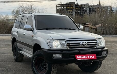 Toyota Land Cruiser 100 рестайлинг 2, 2006 год, 3 750 000 рублей, 3 фотография