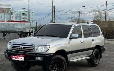 Toyota Land Cruiser 100 рестайлинг 2, 2006 год, 3 750 000 рублей, 7 фотография
