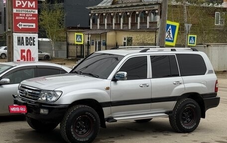 Toyota Land Cruiser 100 рестайлинг 2, 2006 год, 3 750 000 рублей, 23 фотография