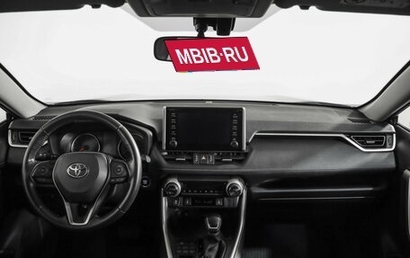 Toyota RAV4, 2020 год, 2 899 000 рублей, 10 фотография