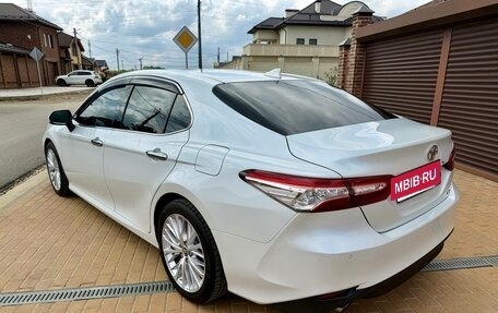 Toyota Camry, 2019 год, 3 240 000 рублей, 3 фотография
