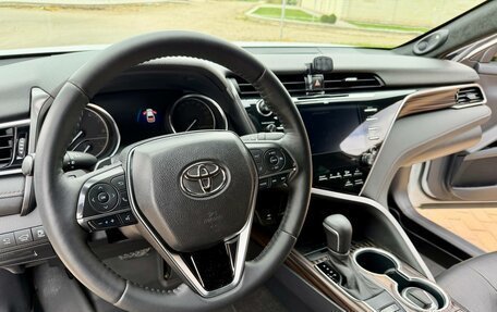 Toyota Camry, 2019 год, 3 240 000 рублей, 11 фотография