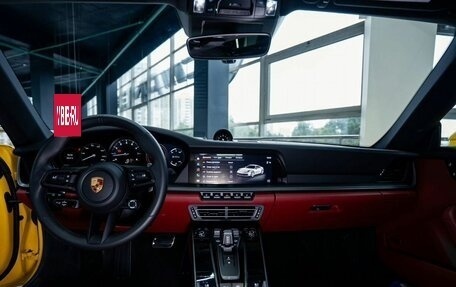 Porsche 911, 2023 год, 17 990 000 рублей, 27 фотография