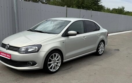 Volkswagen Polo VI (EU Market), 2014 год, 850 000 рублей, 1 фотография
