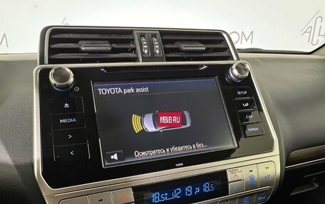 Toyota Land Cruiser Prado 150 рестайлинг 2, 2019 год, 4 389 000 рублей, 12 фотография