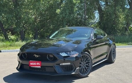 Ford Mustang VI рестайлинг, 2017 год, 2 500 000 рублей, 1 фотография