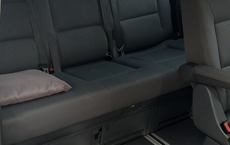 Volkswagen Multivan T5, 2008 год, 1 850 000 рублей, 21 фотография