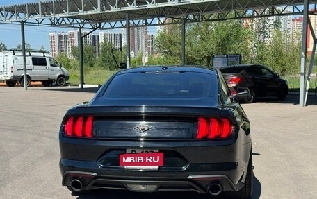 Ford Mustang VI рестайлинг, 2017 год, 2 500 000 рублей, 3 фотография