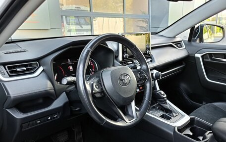 Toyota RAV4, 2021 год, 3 600 000 рублей, 8 фотография
