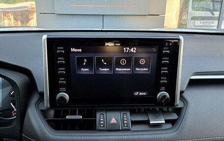 Toyota RAV4, 2021 год, 3 600 000 рублей, 13 фотография