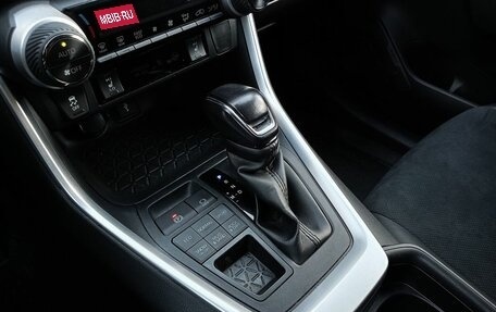 Toyota RAV4, 2021 год, 3 600 000 рублей, 15 фотография