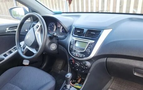 Hyundai Solaris II рестайлинг, 2013 год, 780 000 рублей, 9 фотография