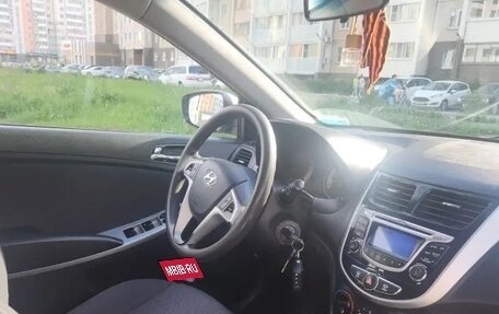 Hyundai Solaris II рестайлинг, 2013 год, 780 000 рублей, 3 фотография