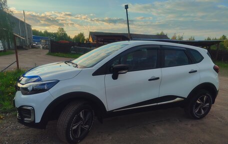 Renault Kaptur I рестайлинг, 2018 год, 900 000 рублей, 2 фотография