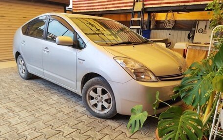 Toyota Prius, 2010 год, 870 000 рублей, 2 фотография