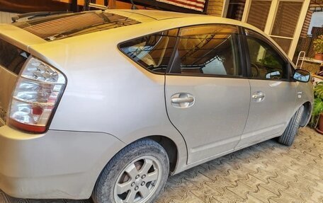 Toyota Prius, 2010 год, 870 000 рублей, 4 фотография