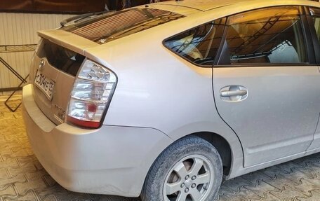 Toyota Prius, 2010 год, 870 000 рублей, 11 фотография