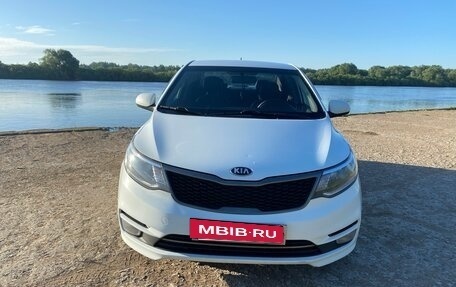 KIA Rio III рестайлинг, 2015 год, 930 000 рублей, 3 фотография