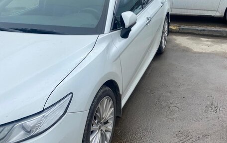 Toyota Camry, 2018 год, 3 000 000 рублей, 4 фотография