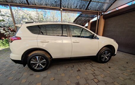 Toyota RAV4, 2016 год, 2 300 000 рублей, 3 фотография